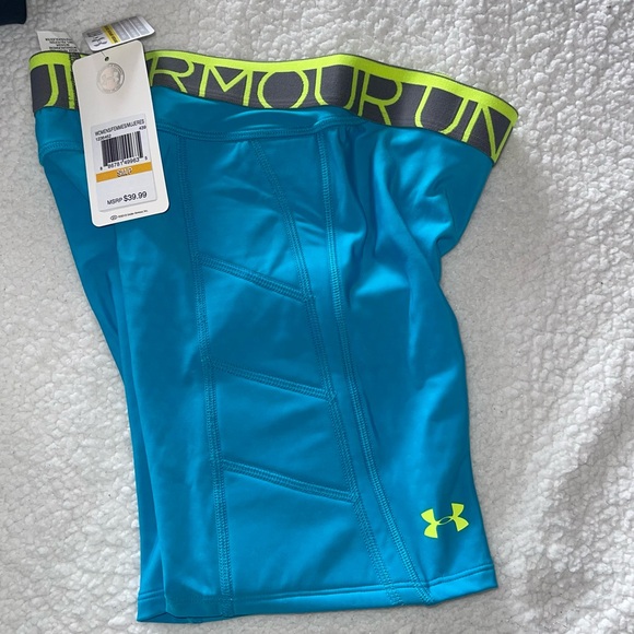 NWT UNDER ARMOUR padded compression shorts - Picture 2 of 3